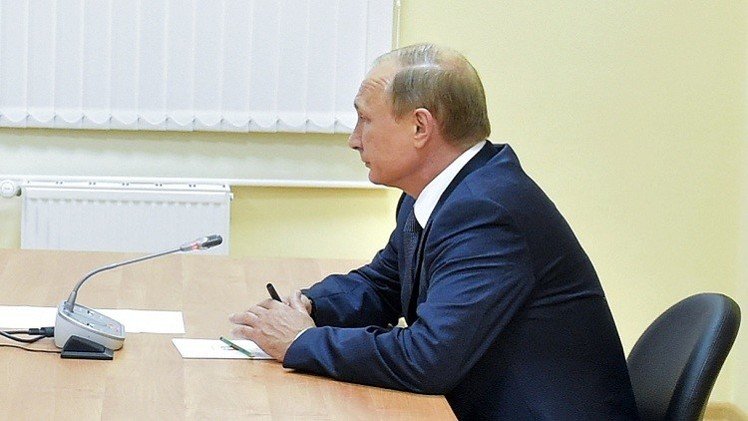 بوتين: قوى خارجية تدرب مخربين لزعزعة الوضع في القرم