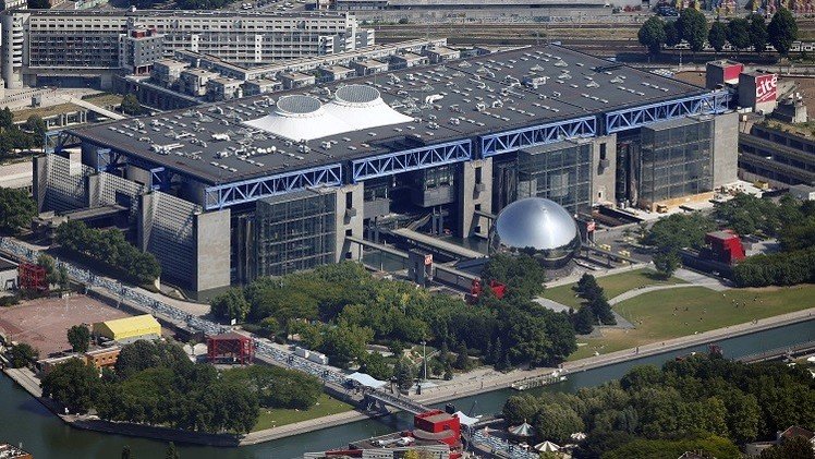 إصابة شخصين في حريق ضخم بمتحف بباريس