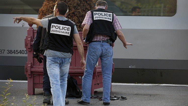   مغربي يطلق النار على متن قطار باريس أمستردام ويجرح 3  (فيديو)