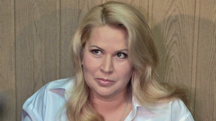 المسؤولة الحسناء في وزارة الدفاع الروسية خارج القضبان