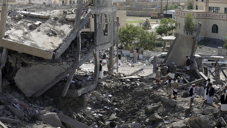 توغل بري سعودي في شمال اليمن وقصف مواقع للحوثيين بصنعاء والحديدة