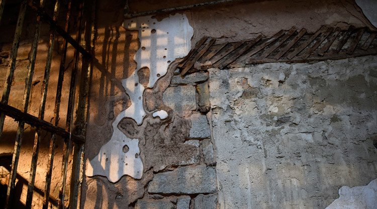 الأطفال من ذوي الاحتياجات الخاصة في الزنزانات البريطانية بدلا من المستشفيات 