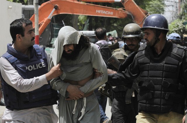 طالبان الباكستانية:  مقتل اثنين من قادتنا بالسم أثناء احتجازهما