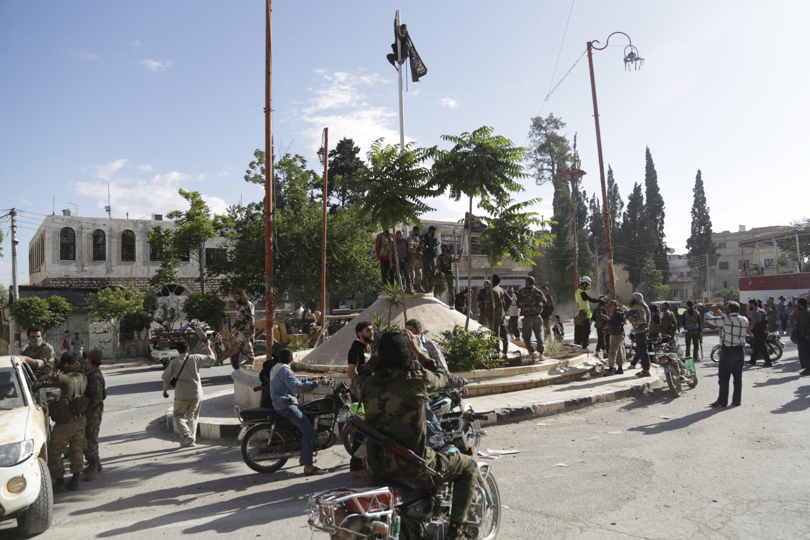 الجيش السوري يقوم بهجوم مضاد في ريف إدلب