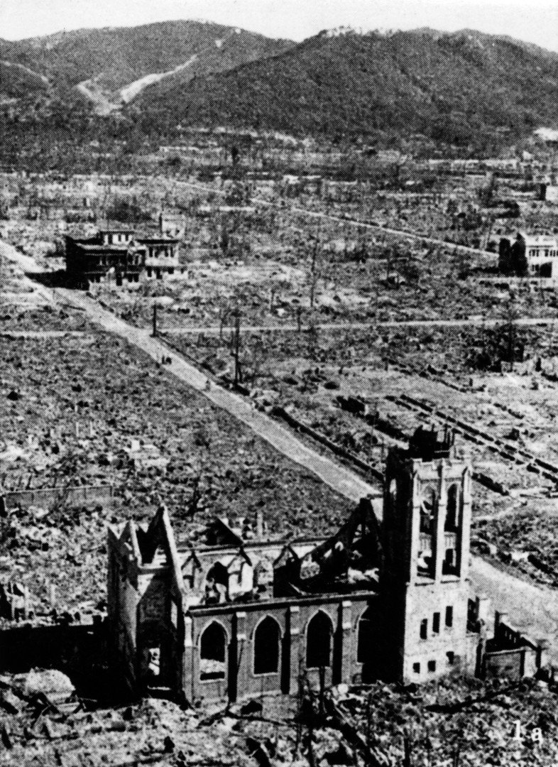  صورة  لمدينة هيروشيما المدمرة إثر انفجار القنبلة الذرية في 6 أغسطس/آب 1945