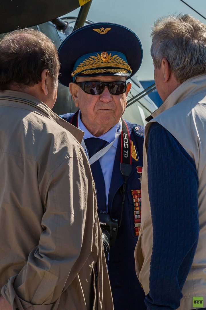 رائد الفضاء الروسي أليكسي ليونوف