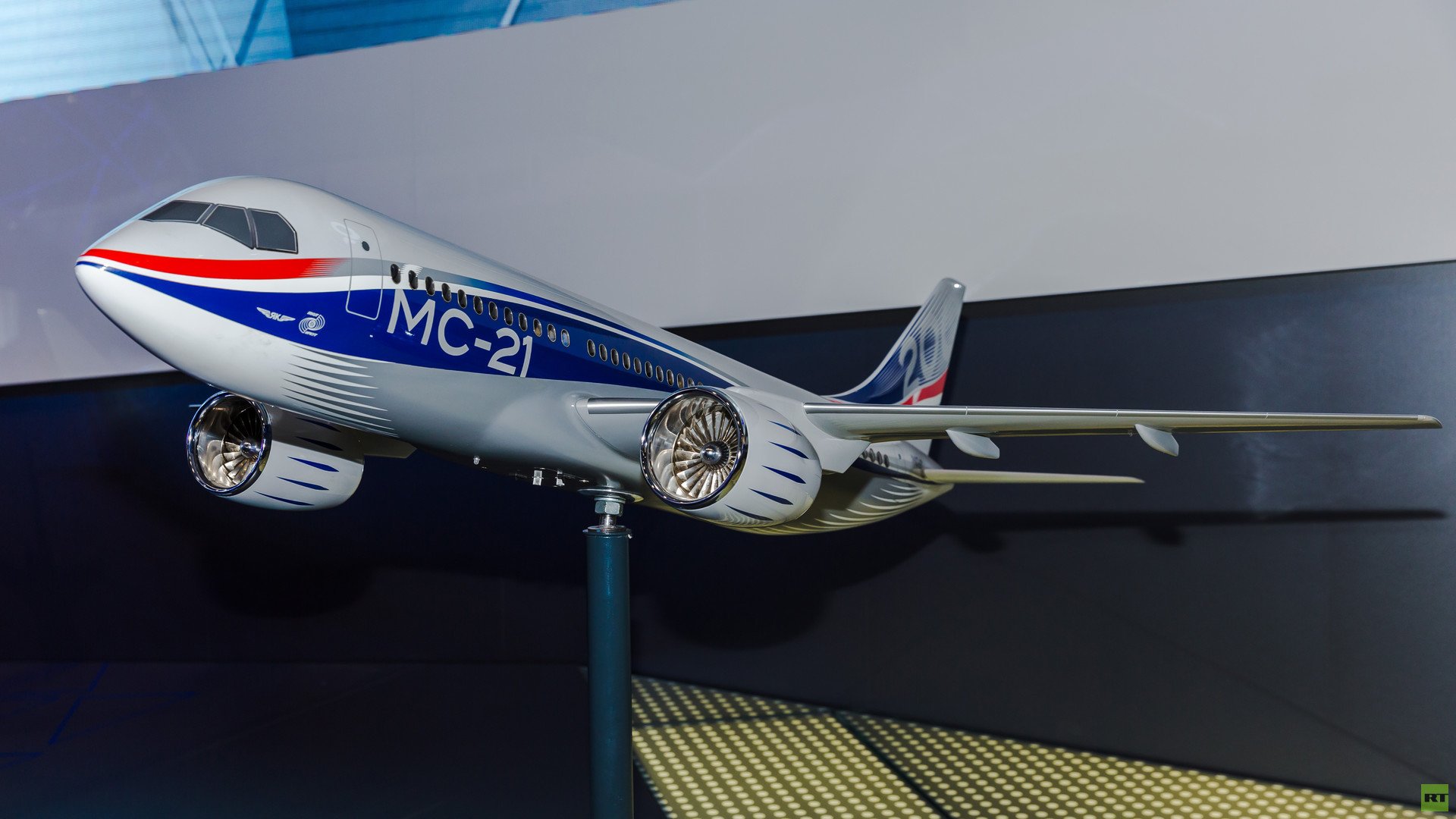 طائرة الركاب "أم أس - 21"