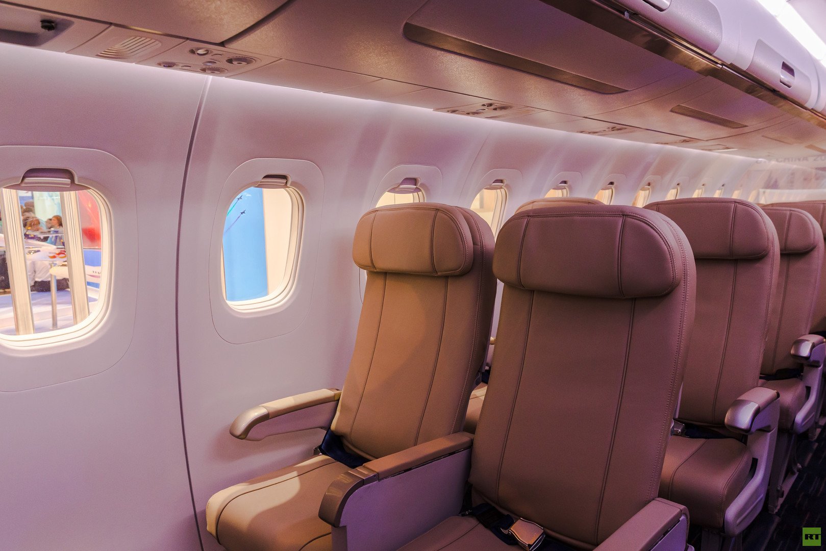 صالون طائرة "أم آ - 700"