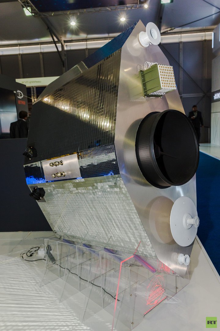 جهاز فضائي صغير