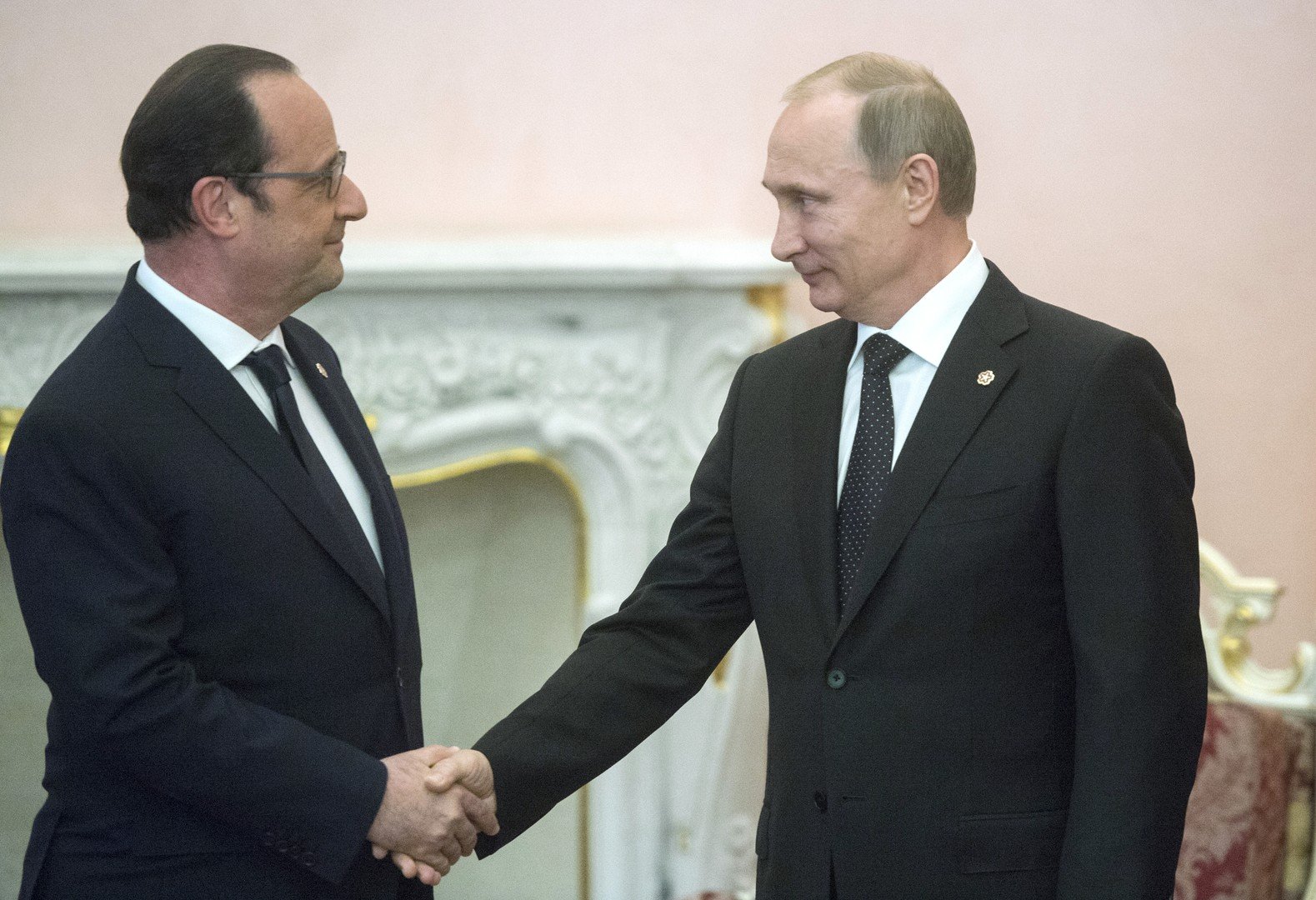 فرنسا تعيد 900 مليون يورو لروسيا بعد إلغاء صفقة 