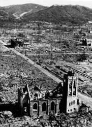  صورة  لمدينة هيروشيما المدمرة إثر انفجار القنبلة الذرية في 6 أغسطس/آب 1945