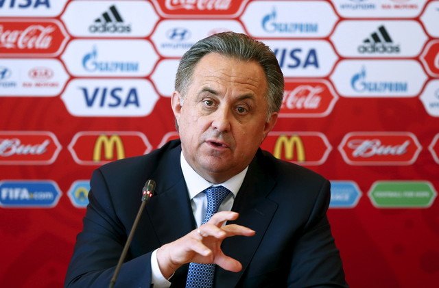 روسيا.. وزير الرياضة يتولى رئاسة اتحاد كرة القدم  