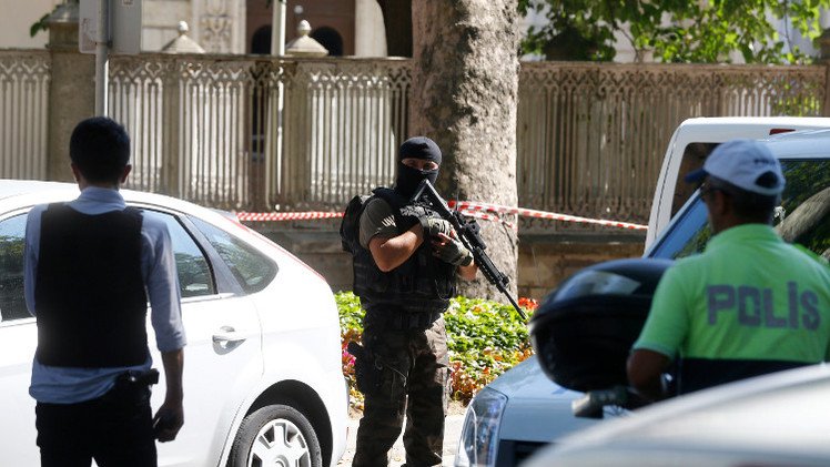 مقتل 4 من ضباط الشرطة بتفجير في تركيا