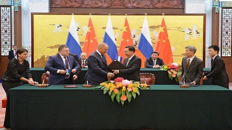 روسيا والصين توقعان اتفاقيات بمليارات الدولارات في بكين 
