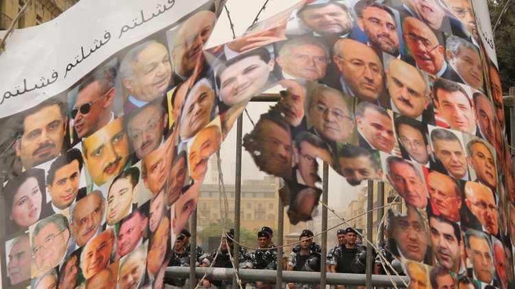 لبنان.. خطة الحكومة لمواجهة حراك الشارع