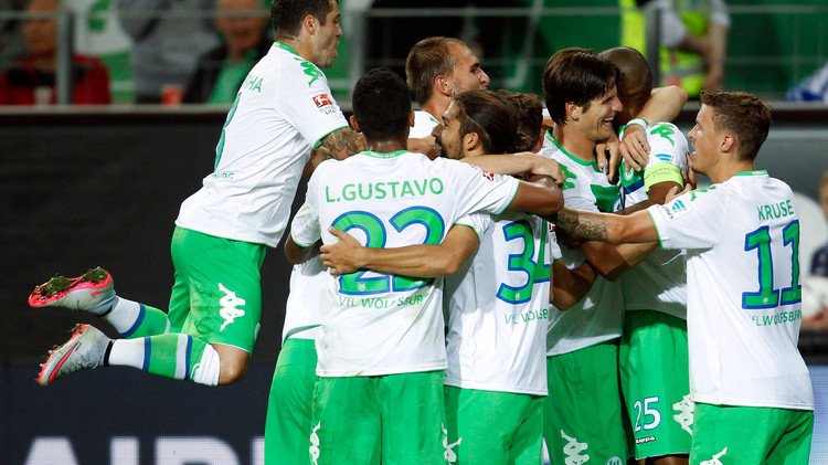 فولفسبورج يدعو 1200 لاجئ لحضور مباراته في دوري أبطال أوروبا