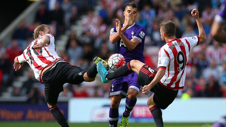 توتنهام يحقق فوزه الأول وليستر يعود من بعيد