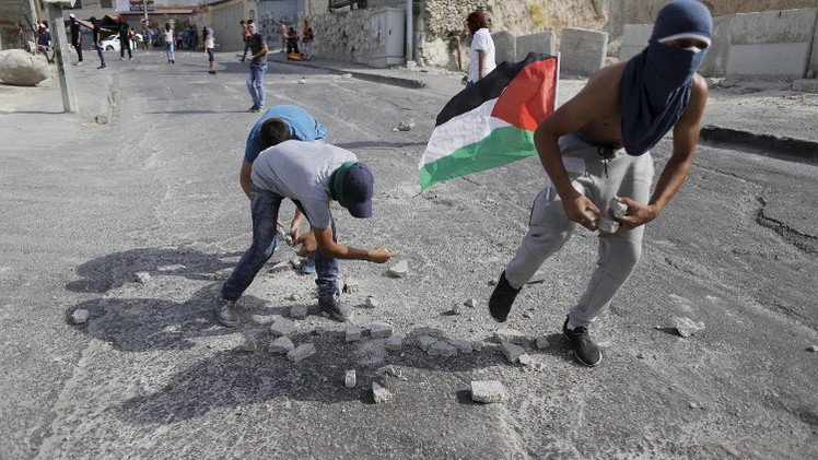 مقتل إسرائيلي بحادث سير بعد رشق مجهول لسيارته بحجارة في القدس