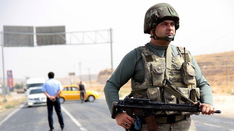 تركيا.. مقتل ضابطين تركيين بهجوم شنه مسلحون أكراد