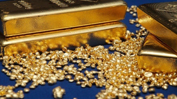 الذهب قرب أدنى مستوياته في شهر 