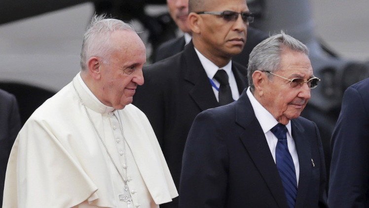 بابا الفاتيكان: التقارب الأمريكي الكوبي قد يصبح نموذجا للمصالحة في العالم