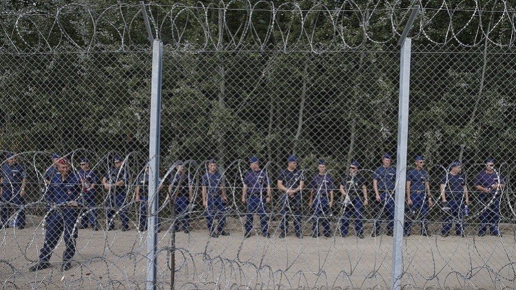 وسائل إعلام: هنغاريا تنقل قوات إلى حدودها مع كرواتيا لمنع تدفق لاجئين (فيديو)