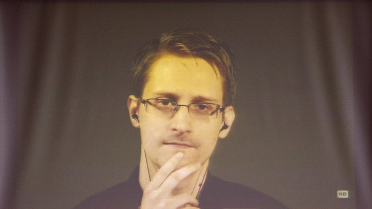 سنودن: الكائنات الفضائية تحاول الاتصال بنا لكننا غير قادرين على فك شفرة رسائلها 