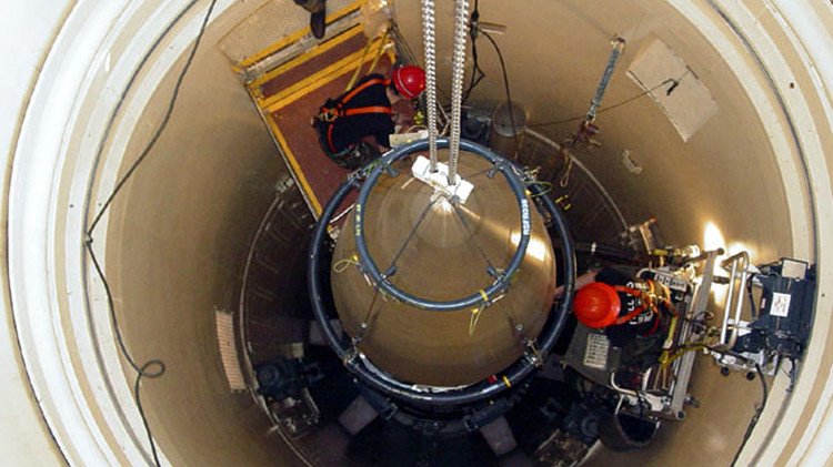 أمريكا تنشر النووي في ألمانيا والناتو يلتف حول أوكرانيا