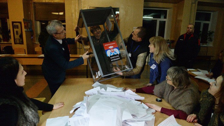 لافروف: إجراء انتخابات في دونيتسك ولوغانسك لا ينتهك اتفاقات مينسك