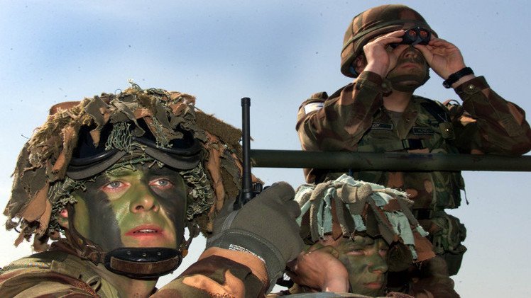 الجيش التشيكي يعرض على هنغاريا المساعدة في حماية حدود 