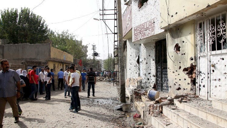 مقتل جنديين و34 مسلحا كرديا في جنوب شرق تركيا 