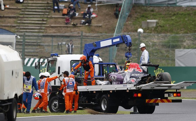  تحطم سيارة الروسي كفيات بحادث مروع (فيديو وصور)