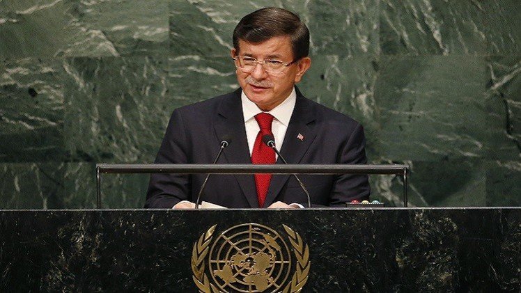 داوود أوغلو: أزمة اللاجئين السوريين لم تعد تحتمل ويجب الوصول إلى حل 