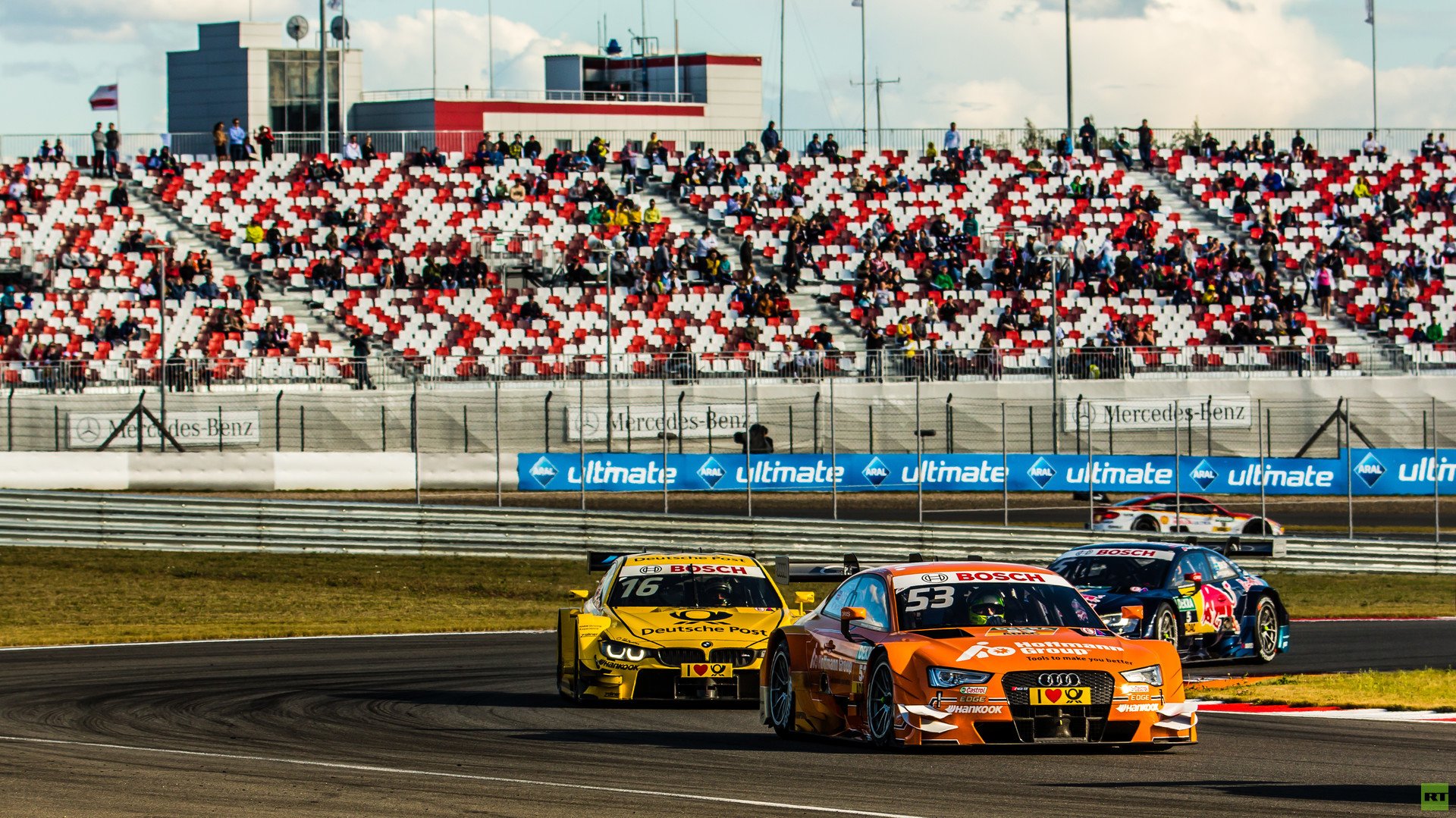 إحدى لفات السباق الحرجة