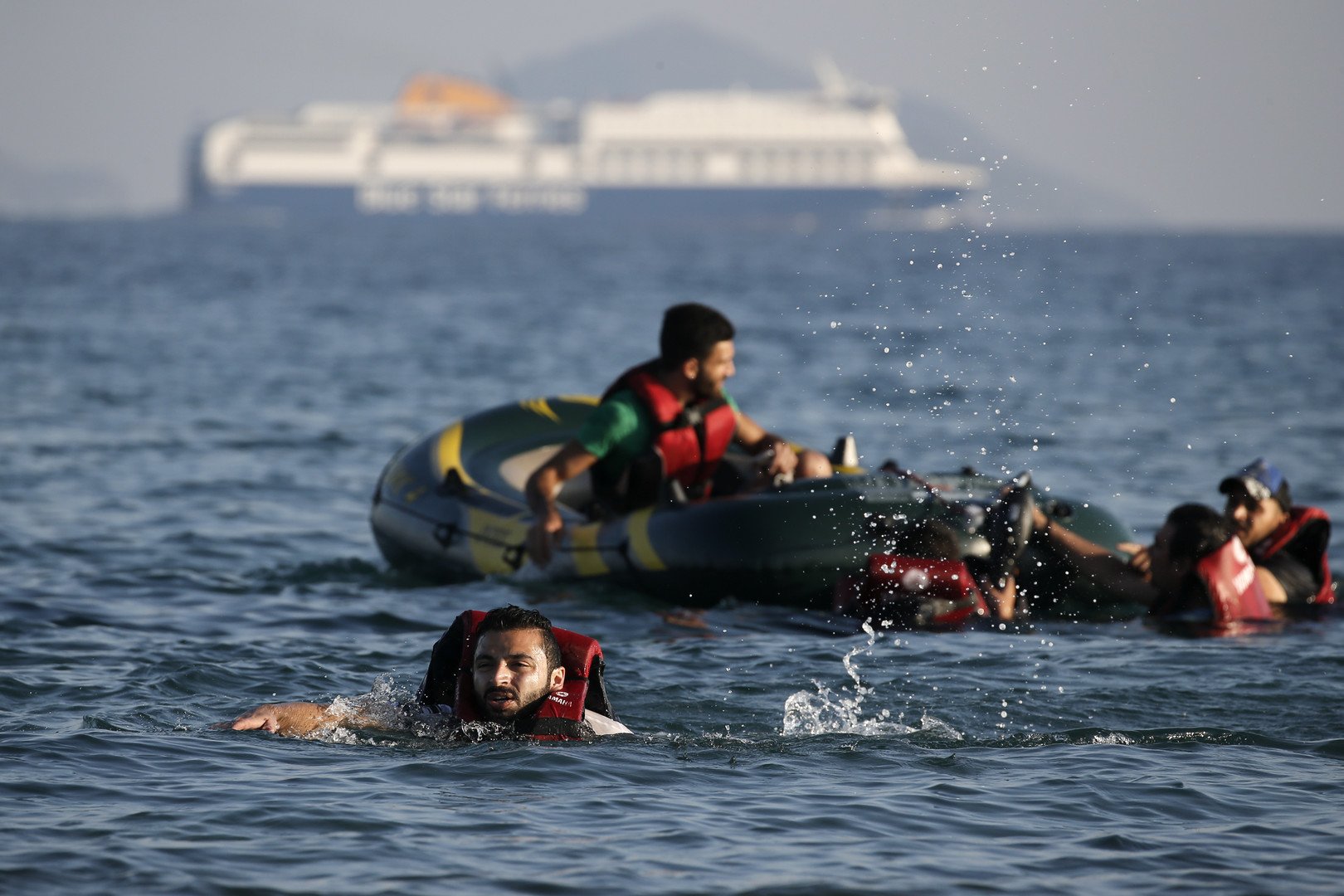 لماذا توصد دول الخليج أبوابها في وجه اللاجئين السوريين؟