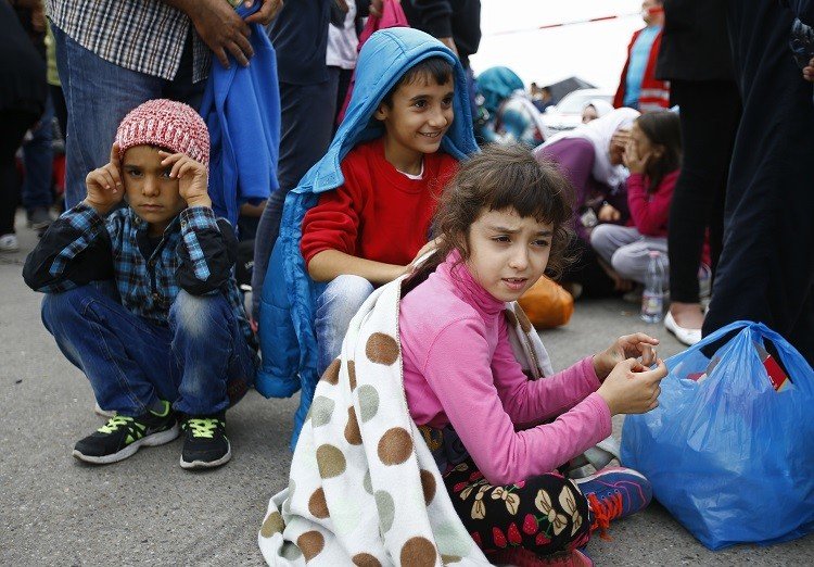 هنغاريا ستعيد اللاجئين المخالفين إلى بلادهم الأصلية (فيديو)