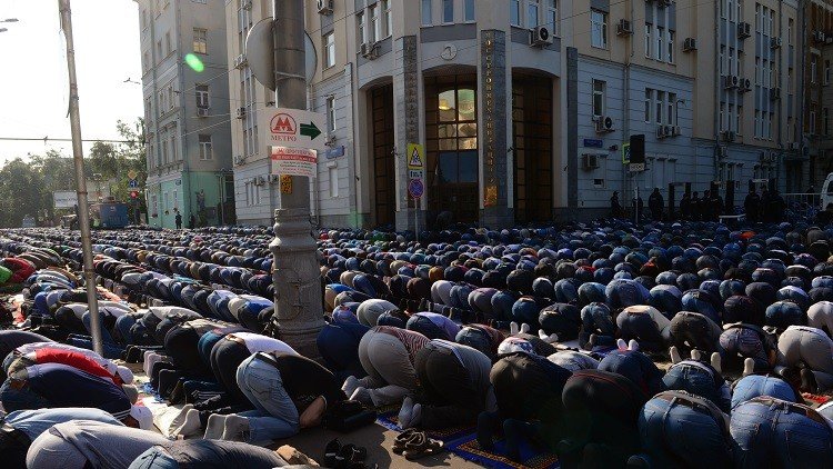 فيديو.. جامع موسكو عشية الافتتاح في يوم عرفة
