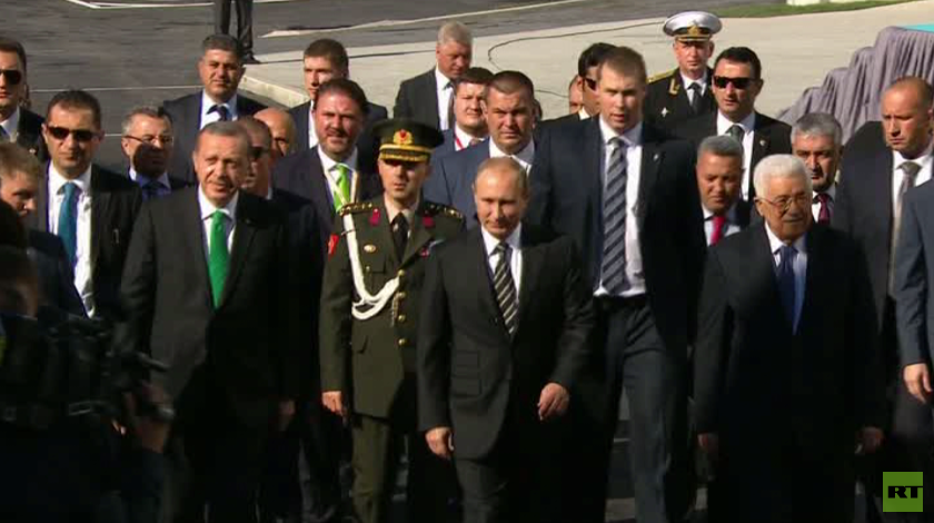 بوتين يفتتح جامع موسكو بحضور أردوغان وعباس