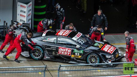 الإيطالي دجوفاناتيتسي أنطونيو سائق فريق فونيكس على سيارة أودي