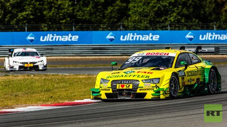 الألماني مايك روكينفيللير سائق فريق فونيكس على سيارة أودي سبورت