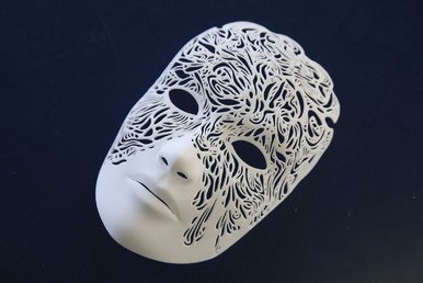 شركة Shapeways 3D تعرض قناعا في مكتبها بـ"حي كوينز"، نيويورك، 17 سبتمبر/أيلول 2014.