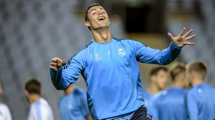 رونالدو يعادل رقم راؤول هداف ريال مدريد بتسجيله الهدف 500 (فيديو)