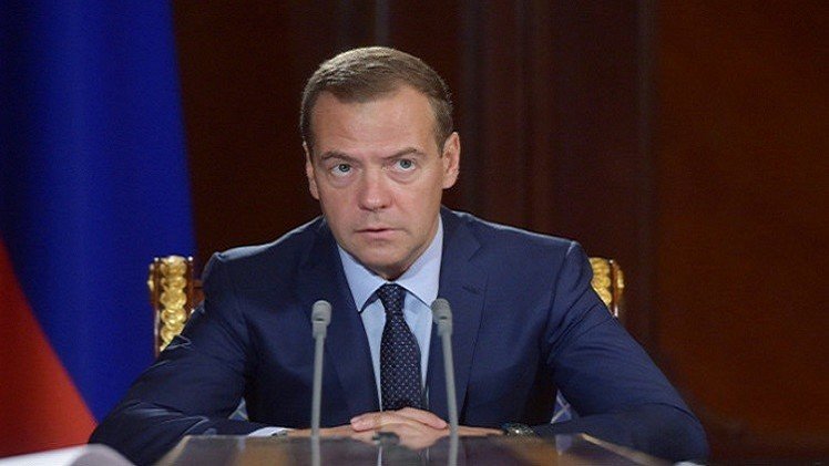 مدفيديف: لا مطامع لنا في سوريا وخزينتنا تغطي تكاليف الضربات الجوية