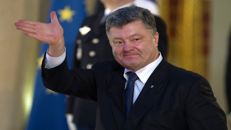 بوروشينكو: الولايات المتحدة ستورد أسلحة حديثة لأوكرانيا