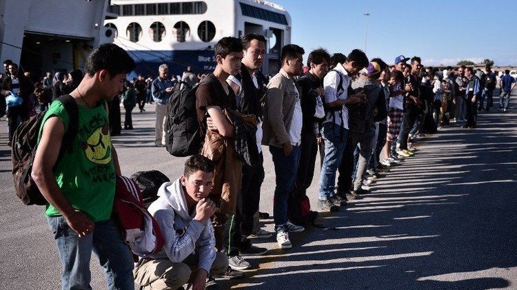 الاتحاد الاوروبي يبدأ بنقل اللاجئين من إيطاليا إلى السويد