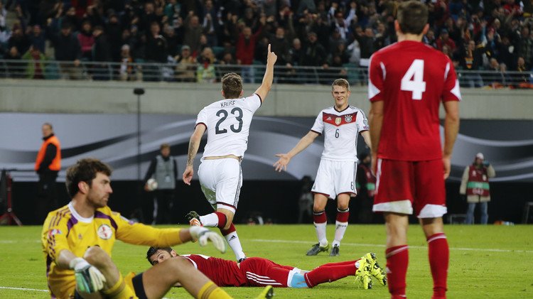 ألمانيا وبولندا إلى نهائيات "يورو 2016" .. (فيديو وصور)