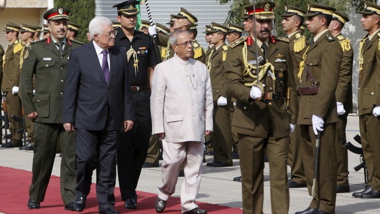الرئيس الهندي يبحث مع عباس في رام الله مجمل التطورات الإقليمية والدولية