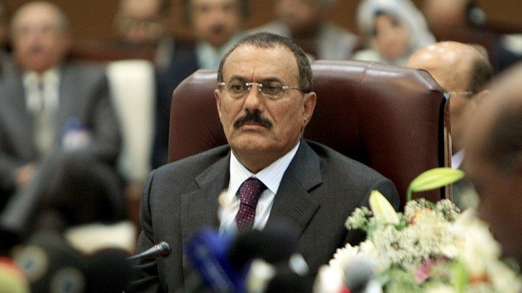 اليمن.. حزب المؤتمر الشعبي يعزل صالح ويحيله للرقابة التنظيمية 