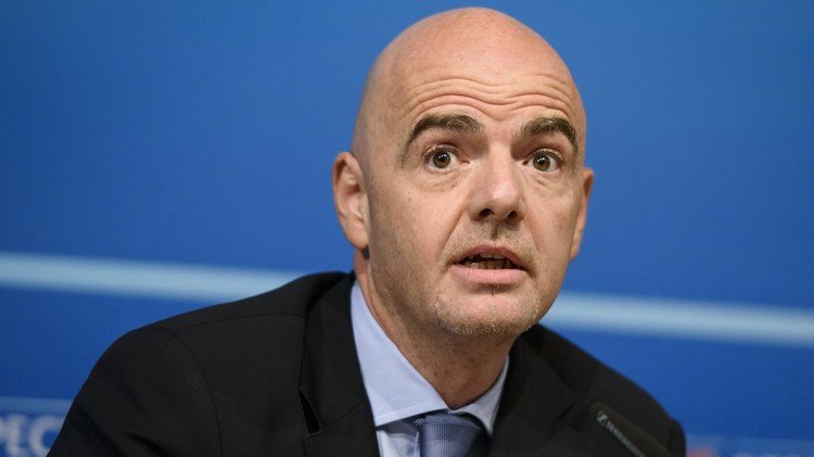 الاتحاد الأوروبي : بلاتيني لا يزال مرشحا لرئاسة الفيفا