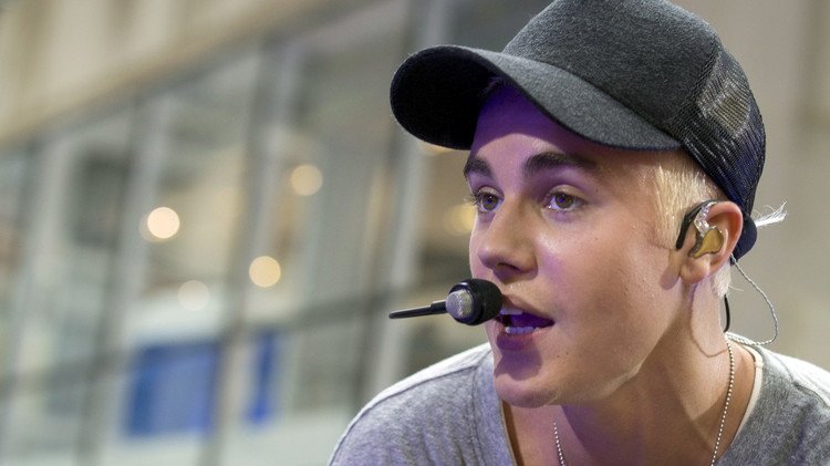  الدين يحجب ألبوم "جاستن بيبر" الجديد في عدة دول مسلمة 